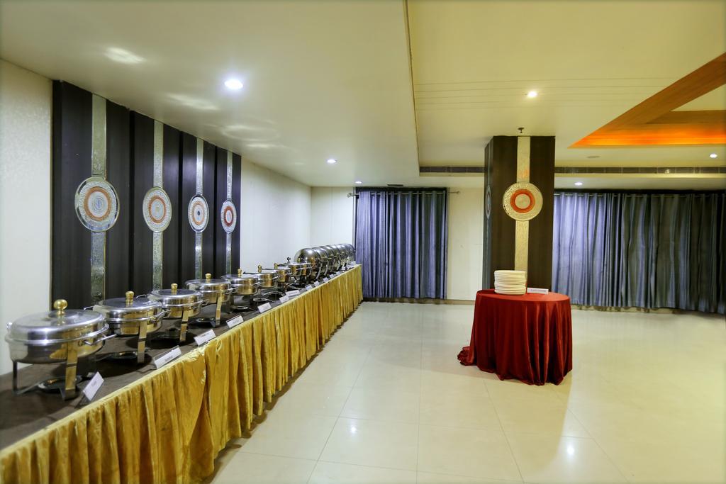 Hotel Sitara Grand Haydarabad Dış mekan fotoğraf