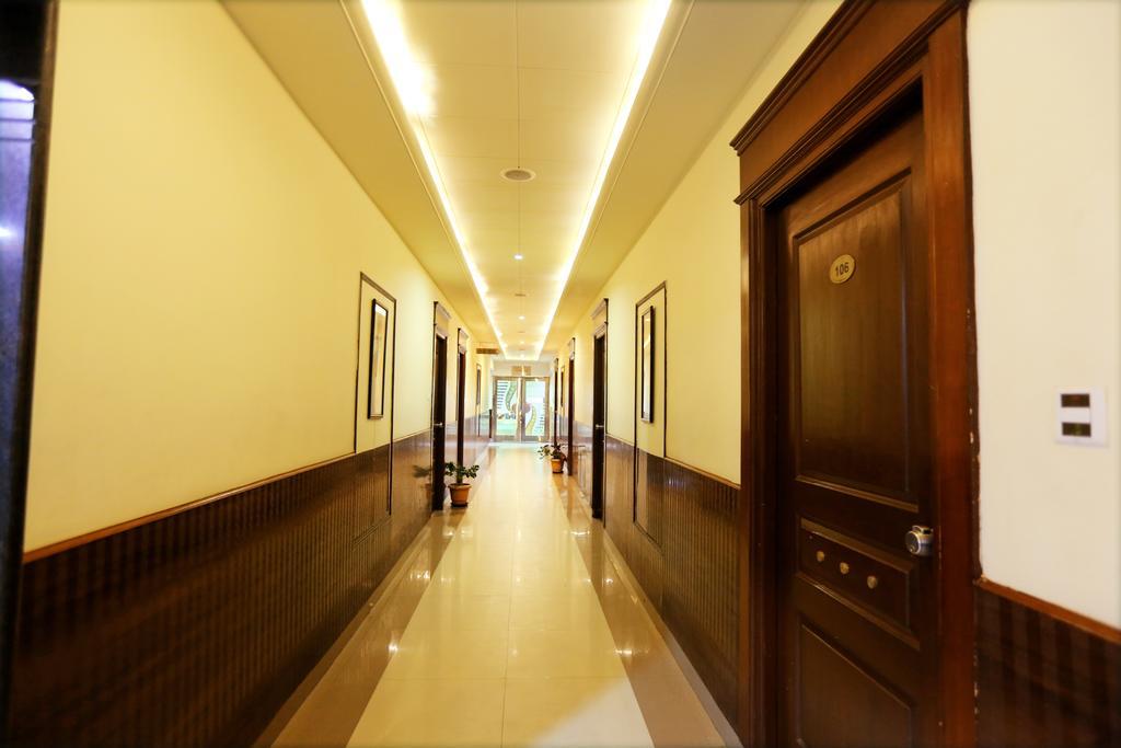 Hotel Sitara Grand Haydarabad Dış mekan fotoğraf